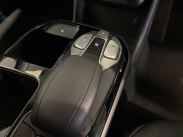 2023 72 HYUNDAI IONIQ 38.3KWH PREMIUM HATCHBACK 5DR ELECTRIC AUTO (136 PS)