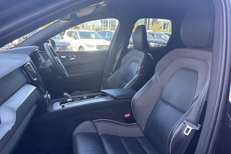 2022 Volvo XC60 2.0 B5 MHEV Plus SUV 5dr Petrol Hybrid Auto AWD Euro 6 (s/s) (250 ps) ESTATE Petr...