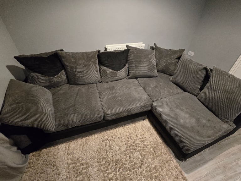 Living room chair,good condition