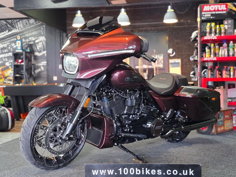 2025 HARLEY-DAVIDSON STREET GLIDE CVO FLHXSE 1982cc 121 650 MILE'S BAGGER