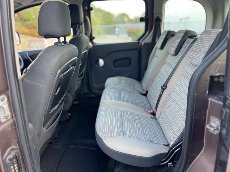 2011 Renault Kangoo 1.6 16V Expression Auto Euro 5 5dr MPV Petrol Automatic