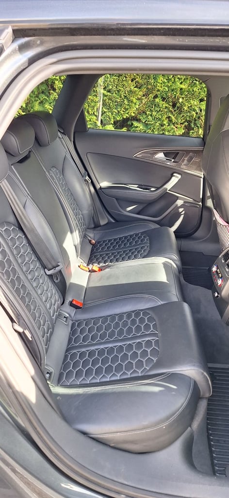 Audi A6 S-Line Black Edition 2.0 TDI (RS6 interior)