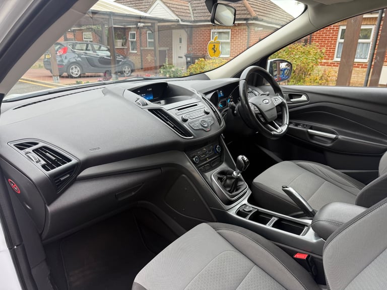 FORD KUGA ZETEC 2.0L TDCI 4X4 2017 FACELIFT START/STOP ULEZ FREE DRIVES PERFECT 