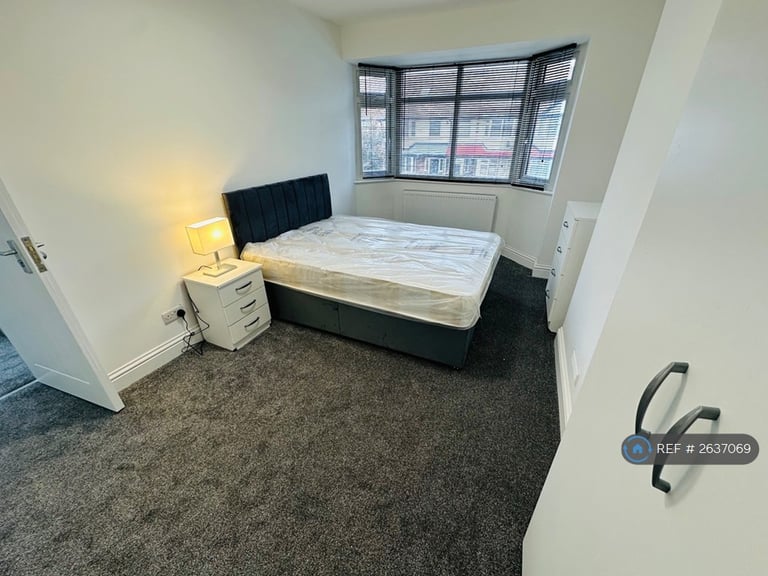 image for 1 bedroom in Greenwood Road, Mitcham, CR4 (#2637069)
