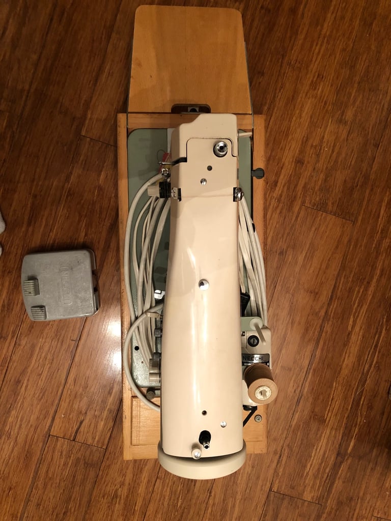 Necchi Lelia 513 Vintage Electric Sewing Machine