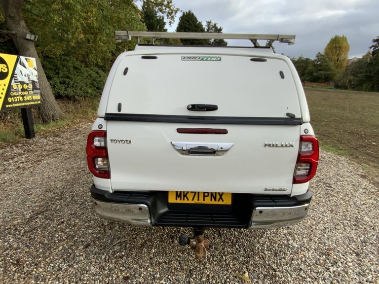 2021 Toyota Hilux 2.4 D-4D Invincible Pickup Double Cab 4dr Diesel Manual 4WD Euro 6 (s/s) (1 PIC...