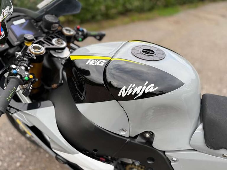  Kawasaki ZX-10RR NINJA Manual