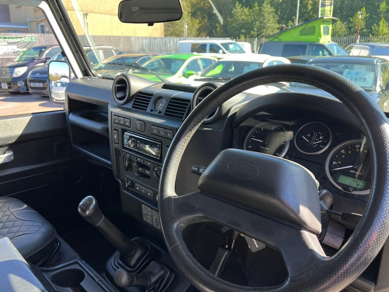 2014 Land Rover Defender 90 XS 2.2 TDCI **Masi Windows - 4 Seater - TentBox**