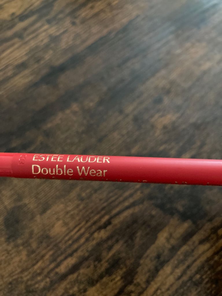 Estee Lauder Double Wear Lip Liner 018 Red