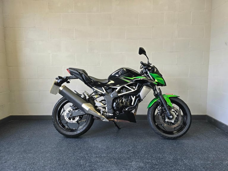 Kawasaki Z125 Supernaked 125cc Learner Legal Geared Motorcycle