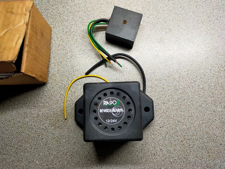 CAR/VAN OR TRUCK REVERSE WARNING ALARM/BLEEPER. 12/24 VOLT