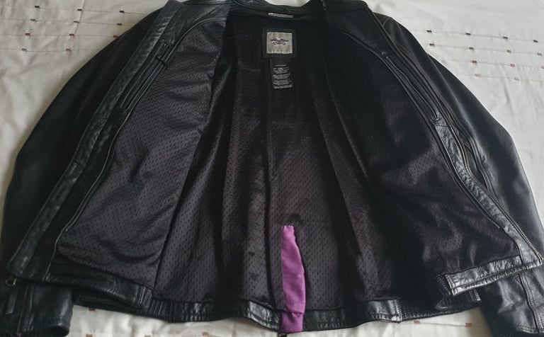 HARLEY DAVIDSON WOMENS LEATHER RIDING JACKET. SIZE XL