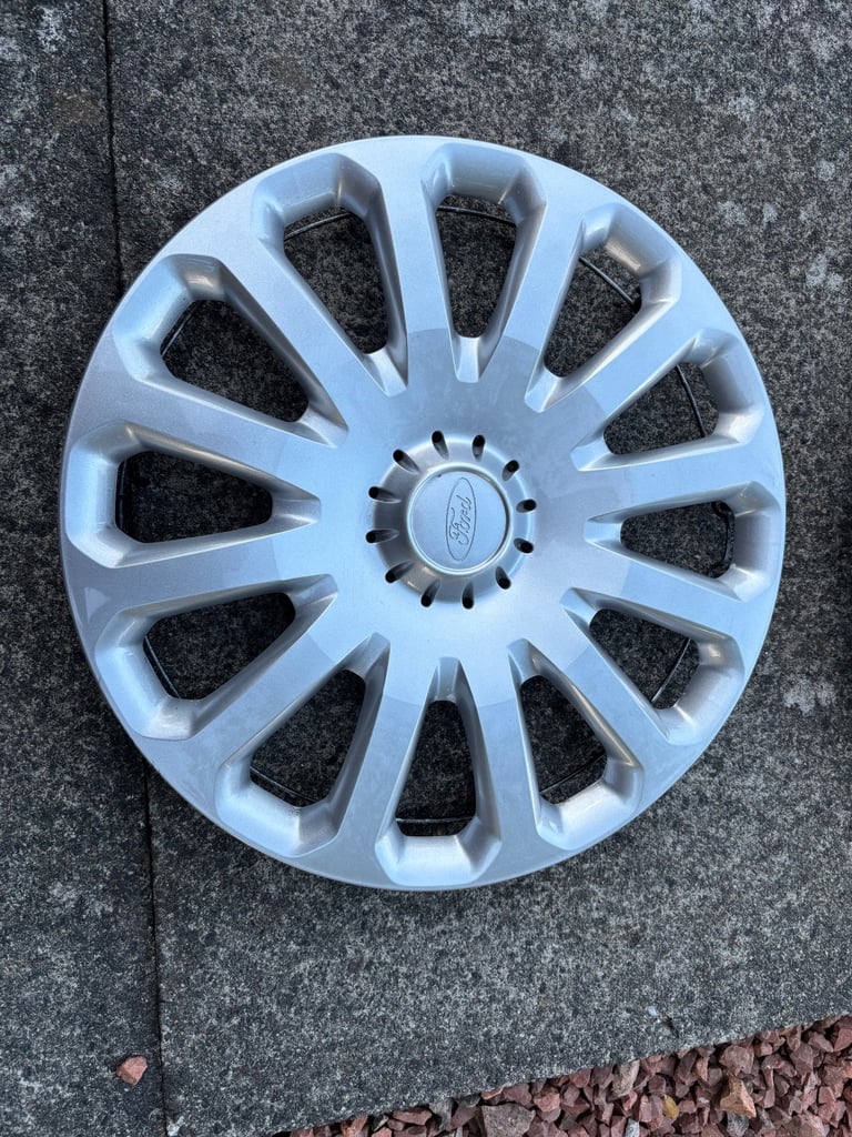 Ford Fiesta wheel trim 15 , as new condition 