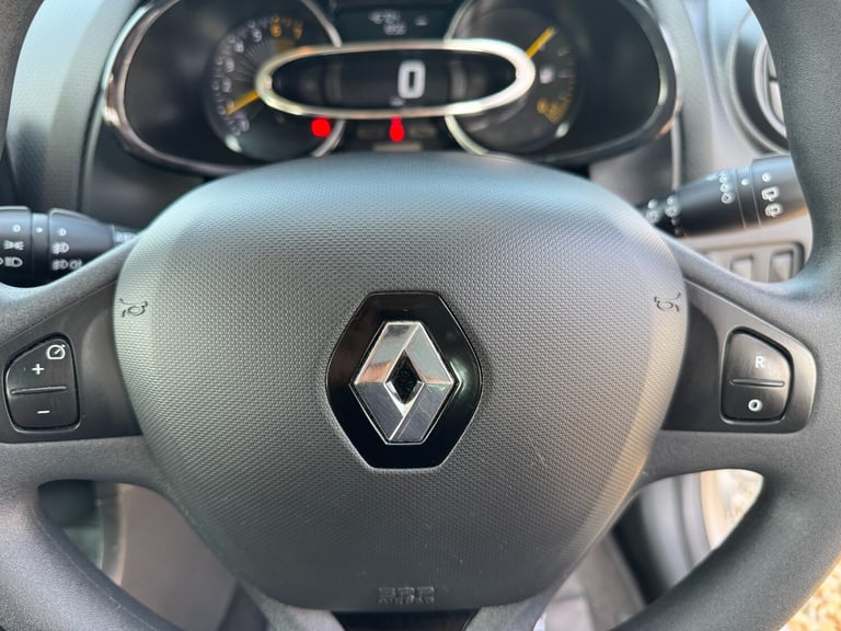 2014 Renault Clio 0.9 TCE 90 Expression+ Energy 5dr HATCHBACK Petrol Manual