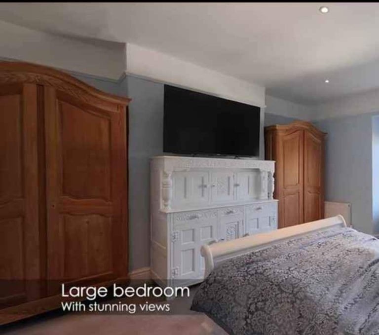 Oak Wardrobes 