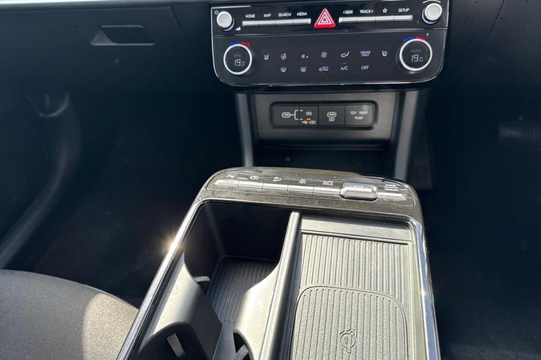 2024 Hyundai TUCSON 1.6 TGDi Plug-in Hybrid Premium 5dr 4WD Auto Automatic Estate Petrol Parallel...