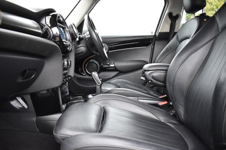 2019 MINI Hatch 1.5 Cooper Exclusive II 5dr Auto HATCHBACK PETROL Automatic