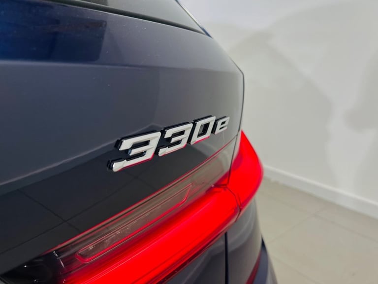 2021 BMW 3 Series 2.0 330e 12kWh M Sport Pro Edition Touring 5dr Petrol Plug-in Hybrid Auto E Est...