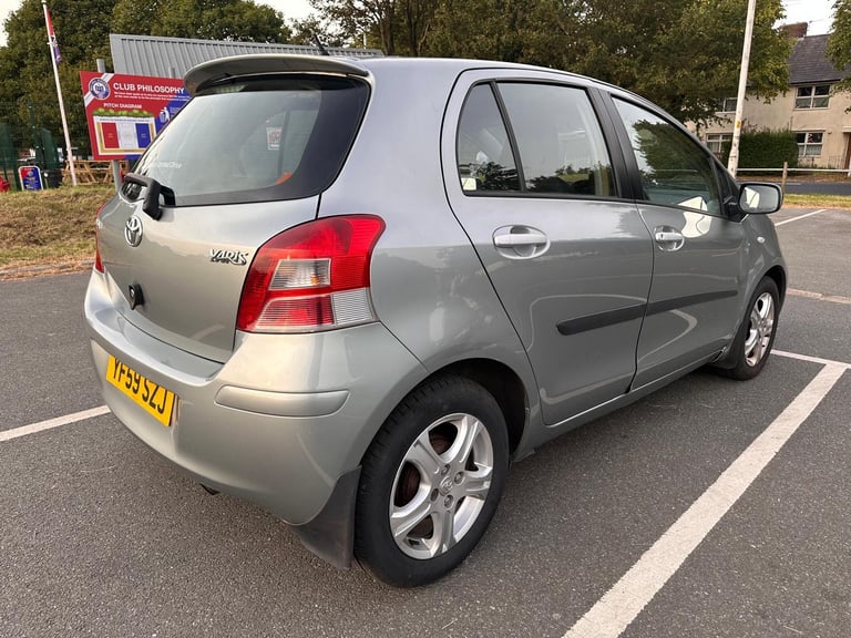 image for Toyota Yaris 2010
