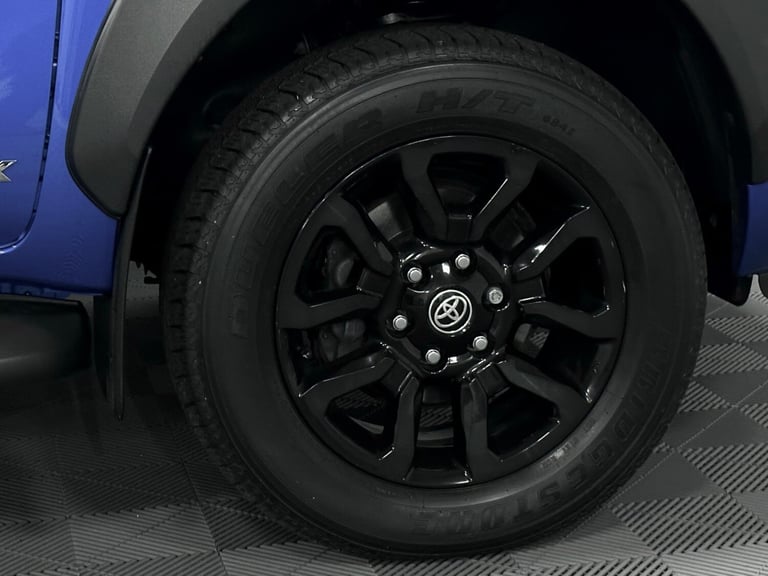 2021 (71) Toyota Hilux Invincible X Pickup Double Cab 2.8 D-4D Auto ( 204 bhp )