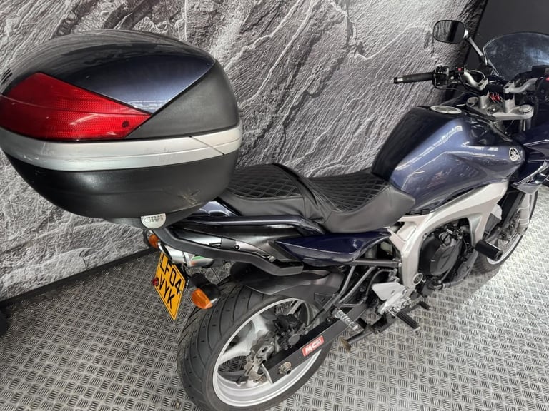 YAMAHA FZ6 FAZER 600 2004
