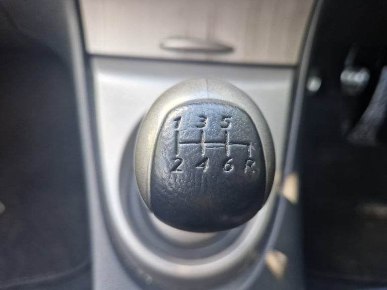 2006 Honda Civic 1.8 i-VTEC EX 5dr HATCHBACK Petrol Manual - Image 16