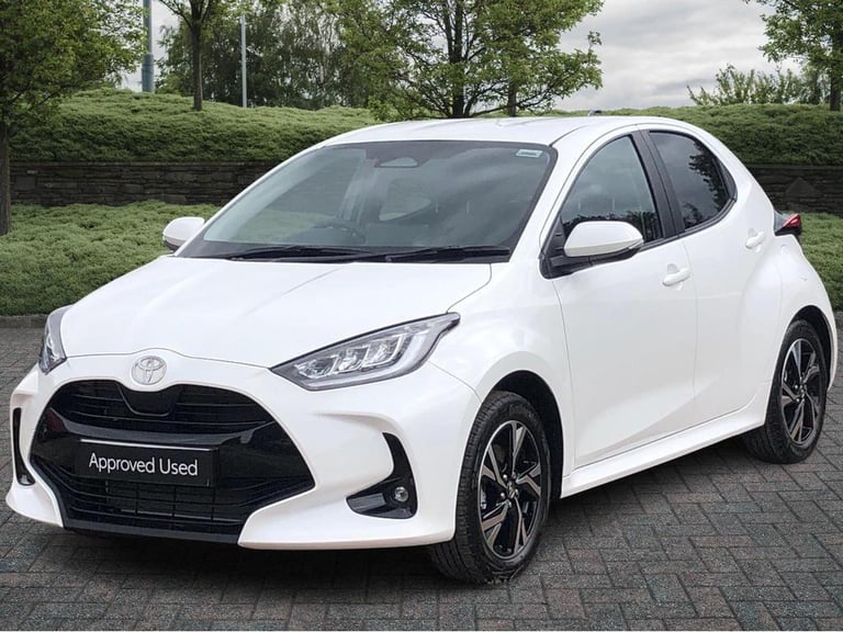 2025 Toyota Yaris 1.5 Hybrid Design 5dr CVT Hatchback Hybrid Automatic