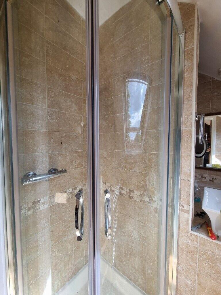 A newly refurbished 3 Bed flat for rent. 2 mins from Acton Town tube station. £2850 Inc ALL BILLS!