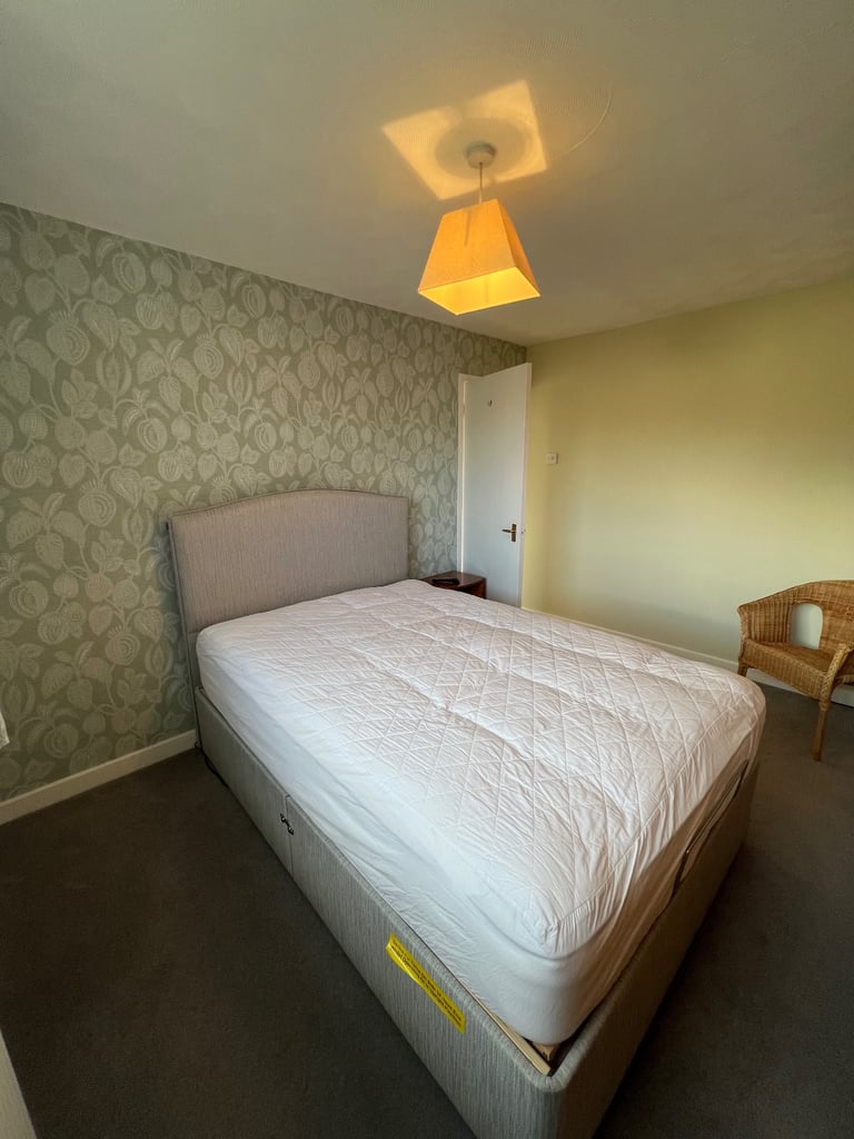 3 Bedroom Semi-Detached Home — Furnished – Wednesbury (WS10) Available now