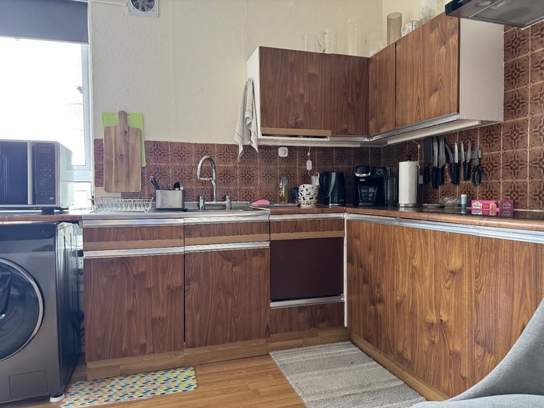 Bright double room in Grays – £700/month + £300 deposit.