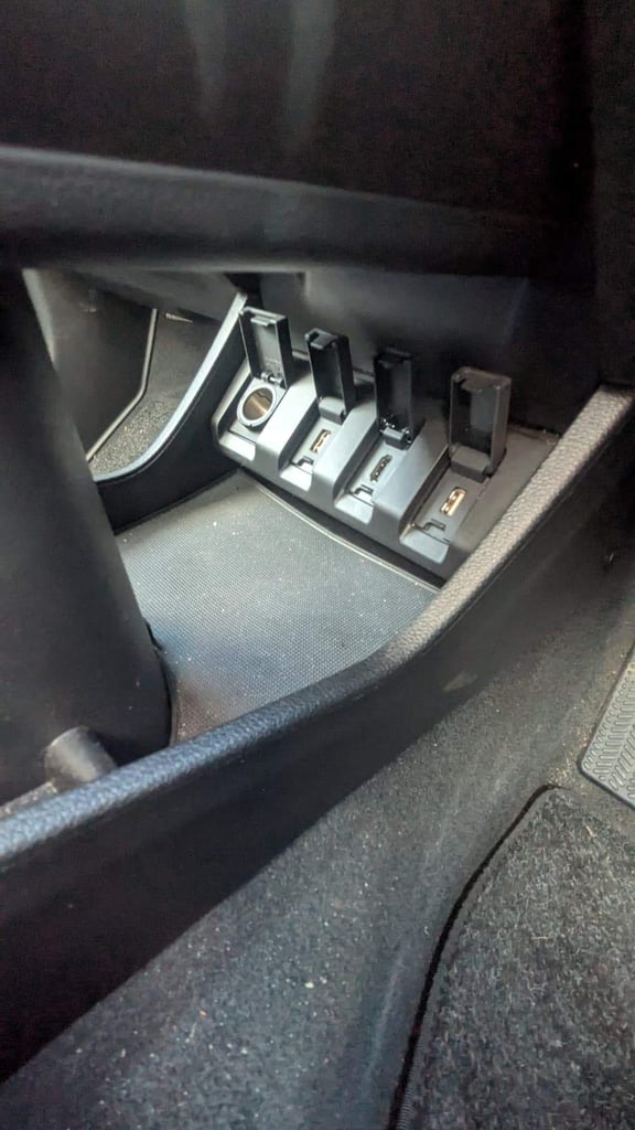 2019 Honda HR-V 1.5 i-VTEC Automatic – Panoramic Roof, MOT till March 2026, leather seats