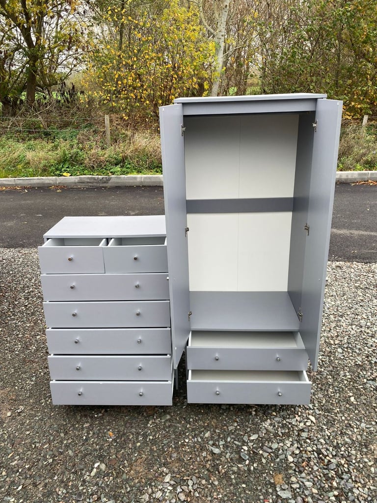 Wardrobe + Chest Of Drawers 
