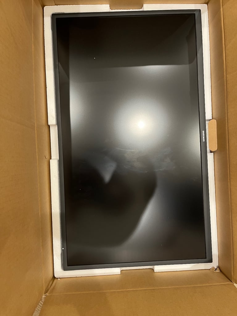 image for 4K UltraHD Samsung Monitor 