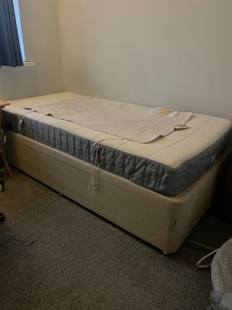 Single base bed and comfortable mattress electric blanket included 