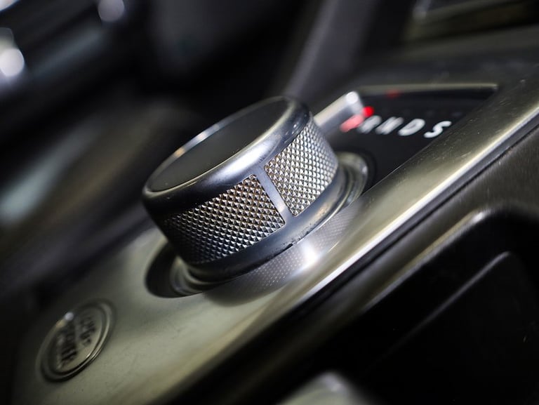 2015 Land Rover Discovery 4 SD V6 HSE SUV Diesel Automatic