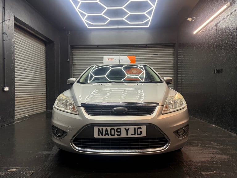 image for 2009 Ford Focus 1.6 Zetec 5dr HATCHBACK Petrol Manual