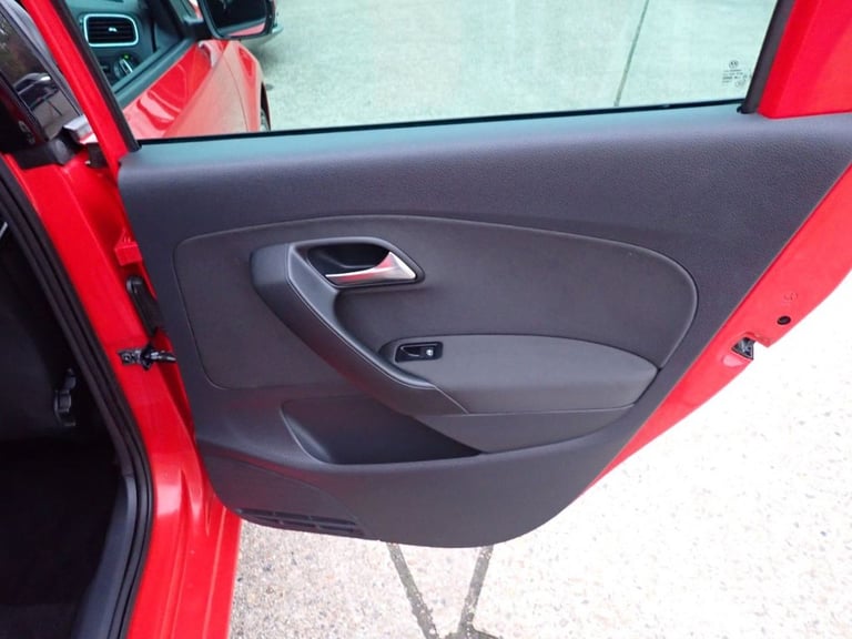 2013 13 VOLKSWAGEN POLO 1.2 MATCH EDITION HATCHBACK 5DR PETROL MANUAL EURO 5 (70