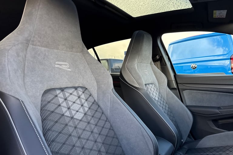 2024 Volkswagen Golf 1.5 eTSI 150 R-Line 5dr DSG Ã¢Â­ÂSunroof, Winter Pack, 18 Bergamo Alloys Ã ...