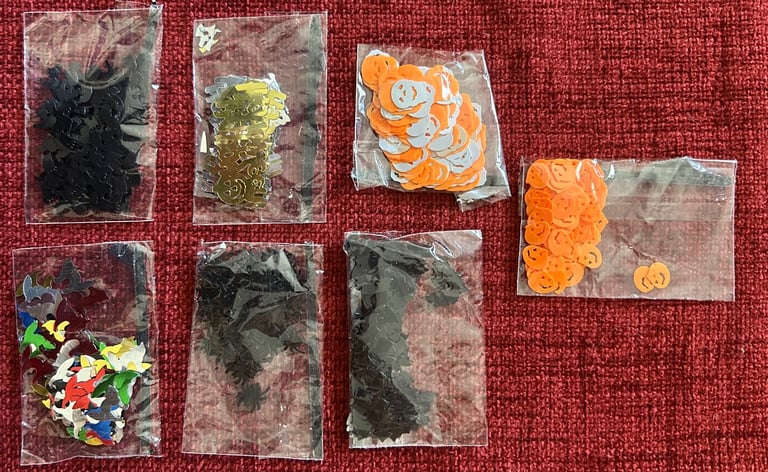 Halloween Hanging Spooky Glow In Dark Skeleton Velvet Witches Hat & Halloween Confetti x 7 Packs