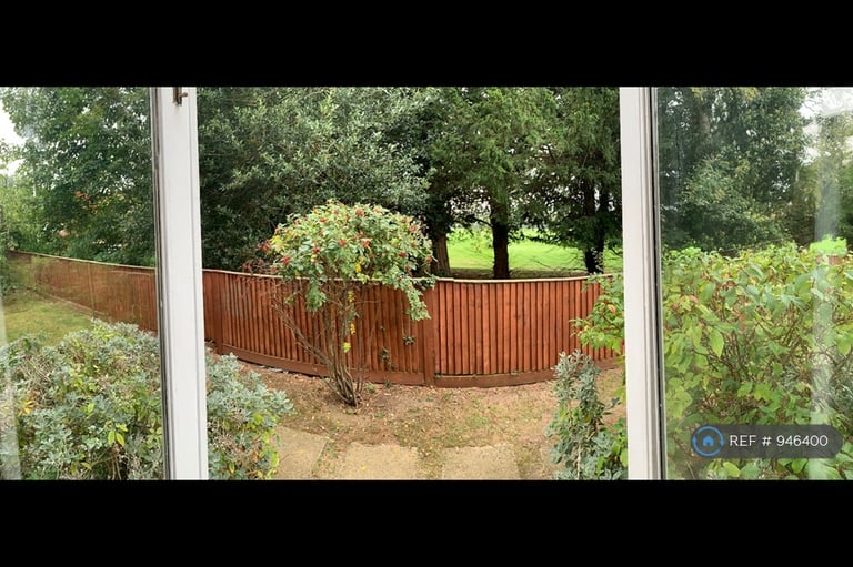2 bedroom flat in Clevedon House, Oxford, OX3 (2 bed) (#946400)