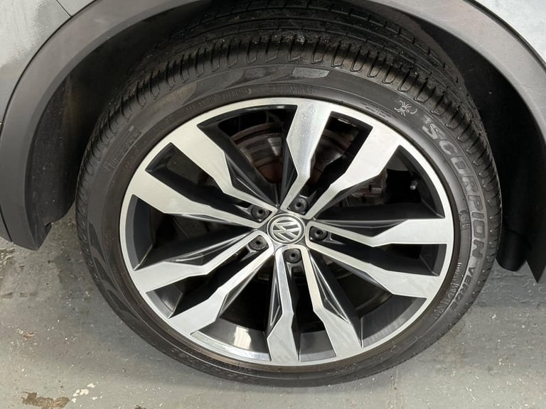 2020 Volkswagen Tiguan 2.0 TDI R-Line Tech SUV 5dr Diesel DSG Euro 6 (s/s) (150 ps) ESTATE Diesel...