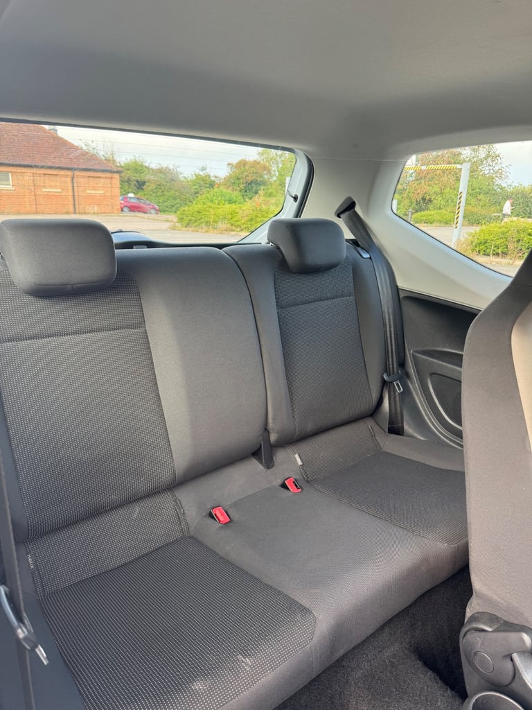 Volkswagen, UP, Hatchback, 2013, Manual, 999 (cc), 3 doors