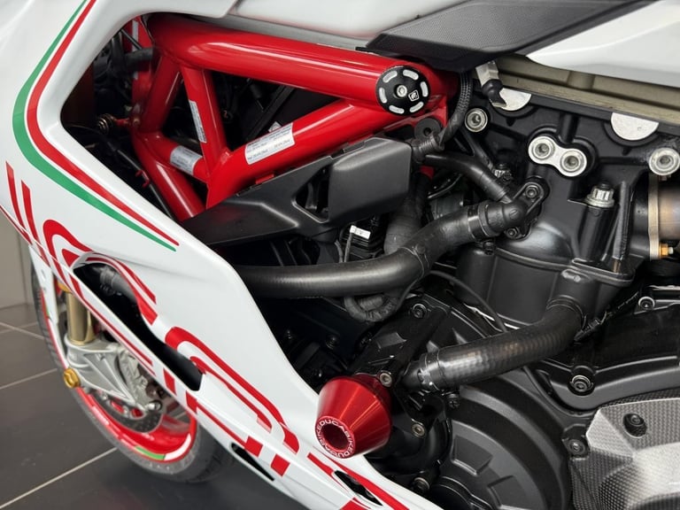 2021 Ducati Supersport S – 5,402 Miles
