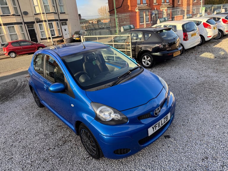 2011 Toyota AYGO 1.0 VVT-i Blue 5dr HATCHBACK Petrol Manual