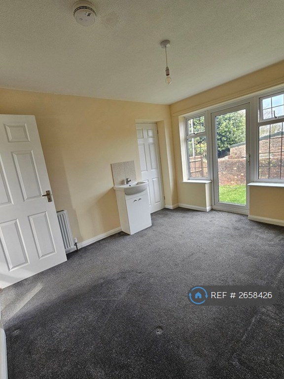4 bedroom house in Church Street, Bexhill-On-Sea, TN40 (4 bed) (#2658426)