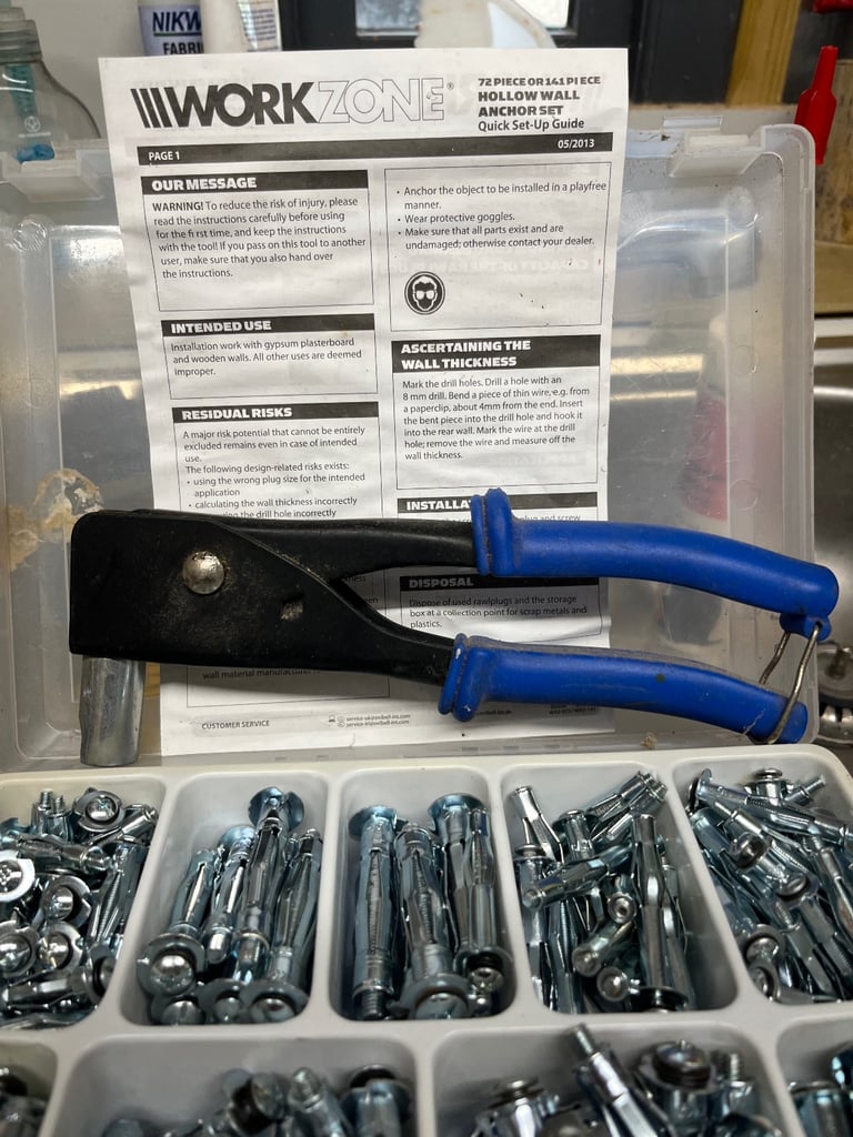 image for Hollow wall anchor kit