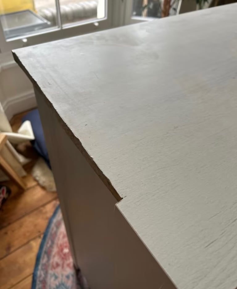 Chest of drawers