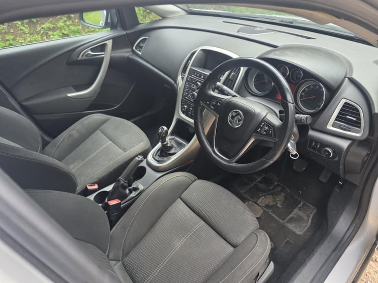 2012 Vauxhall Astra 1.3 CDTi 16V ecoFLEX Exclusiv 5dr ESTATE Diesel Manual