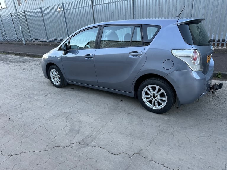 7 SEATER TOYOTA COROLLA VERSO 2011 5DR PETROL*FULL YEAR MOT EXCELLENT CONDITION