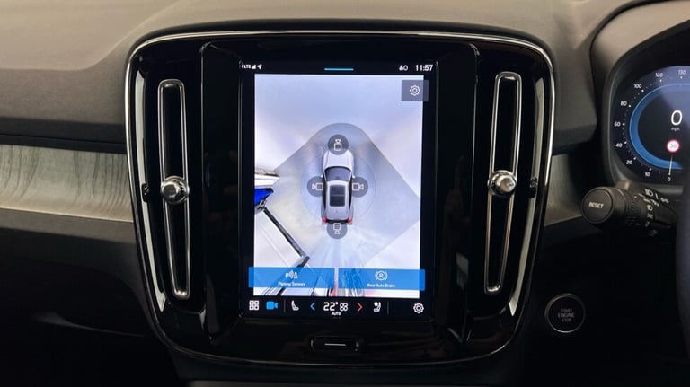2024 Volvo XC40 Ultra, B3 Mild hybrid, Petrol, Bright (360 camera, Heated Windscreen) Estate Petr...